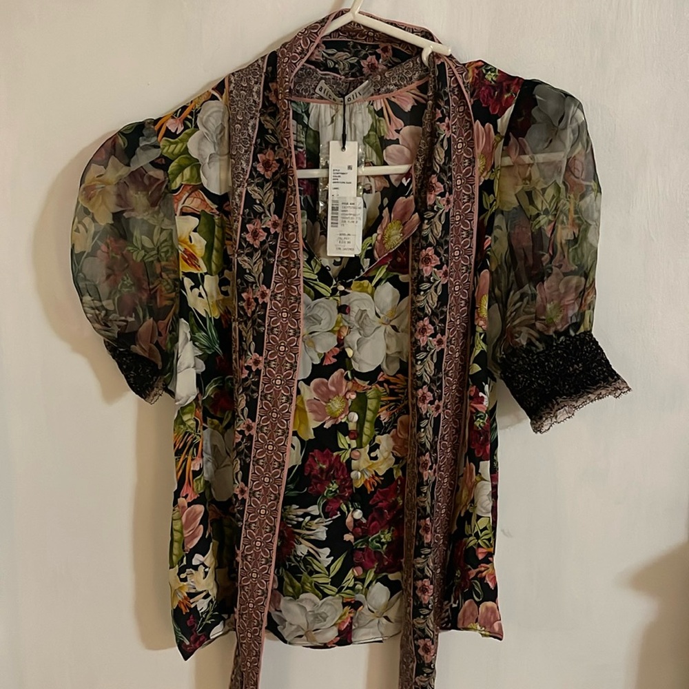 NWT Alice + Olivia XS juniper floral Bentley tie blouse